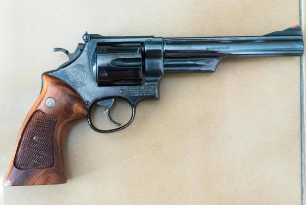 Vendesi Revolver Smith & Wesson calibro 44