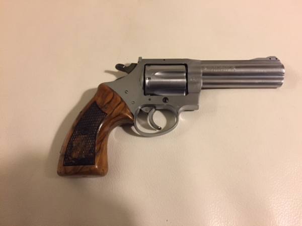 Revolver  FRANCHI RF83 Cal 38 sp