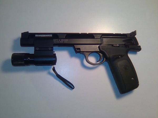 Vendo Pistola semiautomatica SMITH&WESSON - cal. 22/LR