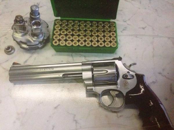 Smith & Wesson revolver 629 classic canna lunga .44 magnum