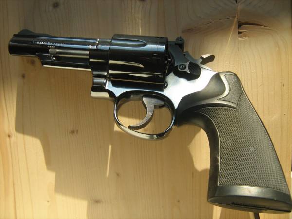 VENDO Revolver 4”- marca Smith & Wesson - modello 19 - calibro 357 MAG