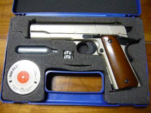 COLT GOVERNMENT 1911 A1 CO2 CAL 4,5mm.