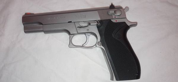 Pistola Smith & WESSON calibro 45 HP modello 45 06