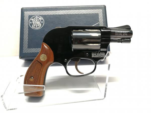 Revolver Smith & Wesson mod. 38 Airweight cal. 38 sp. € 430