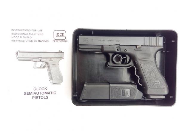 Glock 17 in 9x21 + 1C € 380