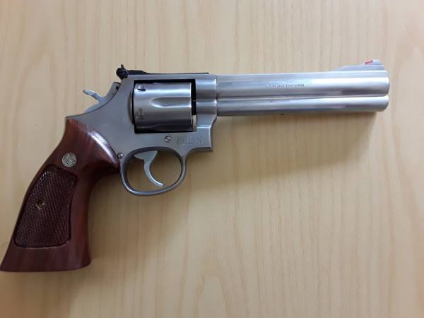 Smith & Wesson 357 Magnum mod. 686  de luxe cromata canna 6 pollici