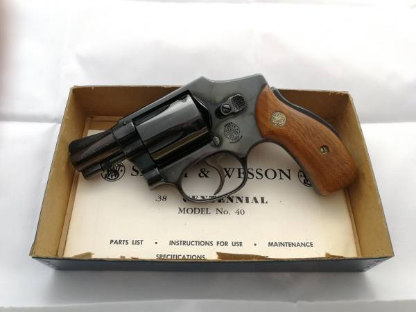 Smith & Wesson 40 Centinnal Series 38 Special