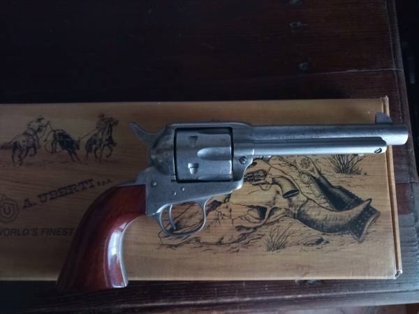 Revolver Uberti Cattleman 1873 New Model Old West