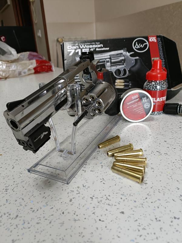 Pistola dan Wesson revolver 375 co2 full metal calibro 4,5