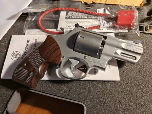 Smith & Wesson 627 performance center 357 8 colpi