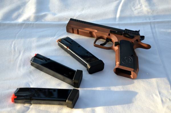 Cedo pistola semiautomatica Tanfoglio Stock III Xtreme calibro 9x21 “Eric Grauffel”,